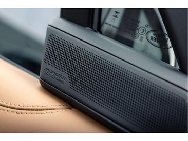Land Rover Range Rover HSE P550E — photo 17