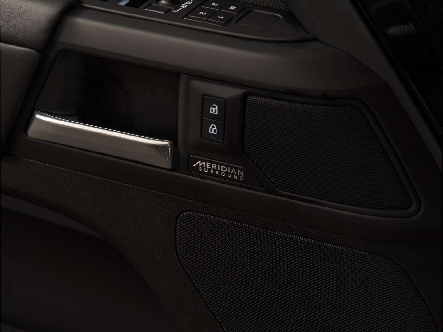 Land Rover Defender 110 X-Dynamic HSE P300e - 2025 - Joinsteer - #17