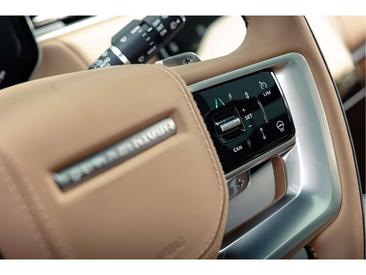 Land Rover Range Rover HSE P550E — photo 18