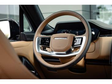 Land Rover Range Rover HSE P550E — photo 25