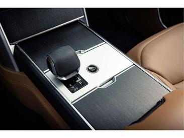 Land Rover Range Rover HSE P550E — photo 27
