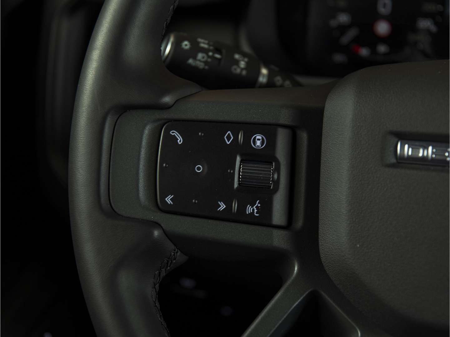 Land Rover Defender 110 X-Dynamic HSE P300e - 2025 - Joinsteer - #24