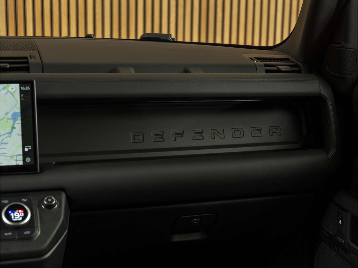 Land Rover Defender 110 X-Dynamic HSE P300e - 2025 - Joinsteer - #28