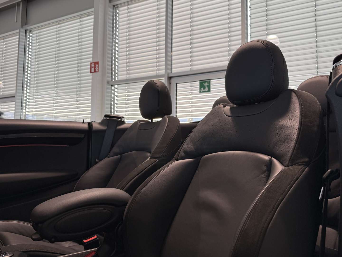 Mini Cabrio JCW Trim John Cooper Works - 2023 - Joinsteer - #4