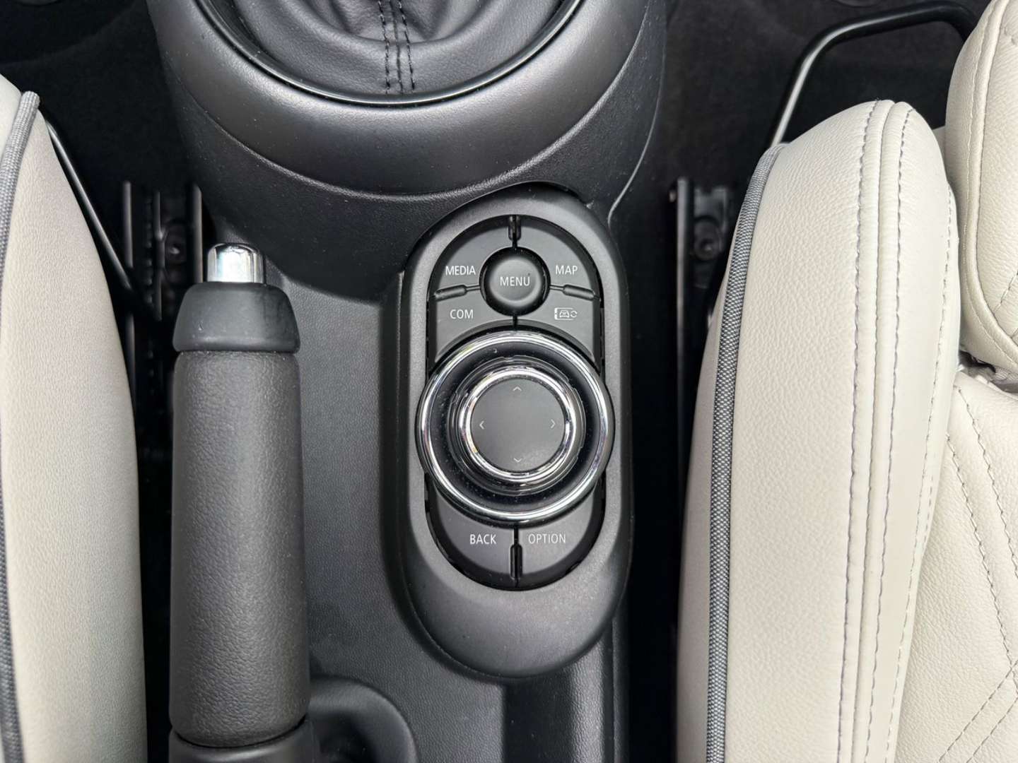 Mini Cabrio Cooper S - 2023 - Joinsteer - #23