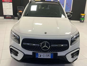 Mercedes GLB 200 AMG Line — photo 4