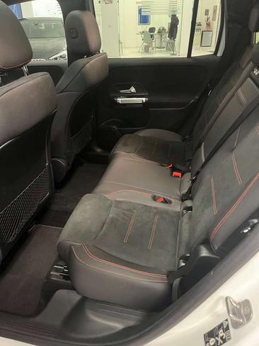 Mercedes GLB 200 AMG Line — photo 14