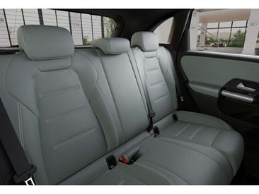 Mercedes B 220 220 AMG Line — photo 9