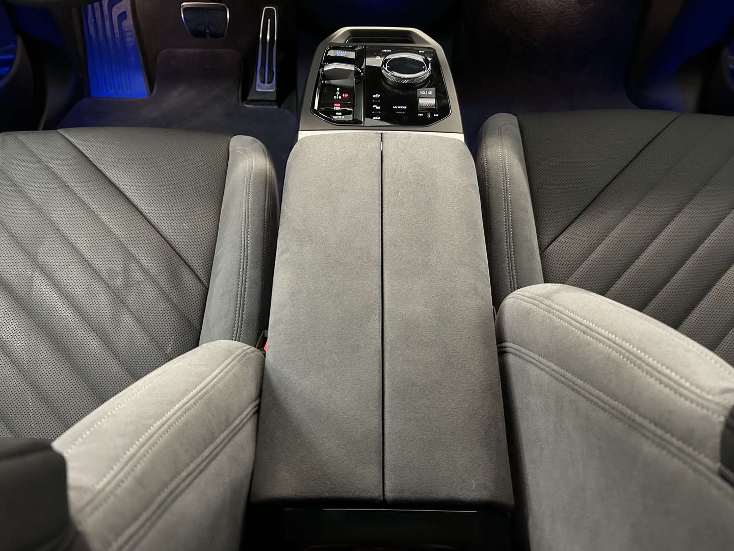 BMW IX M70 XDrive M Sport - 2025 - Joinsteer - #20