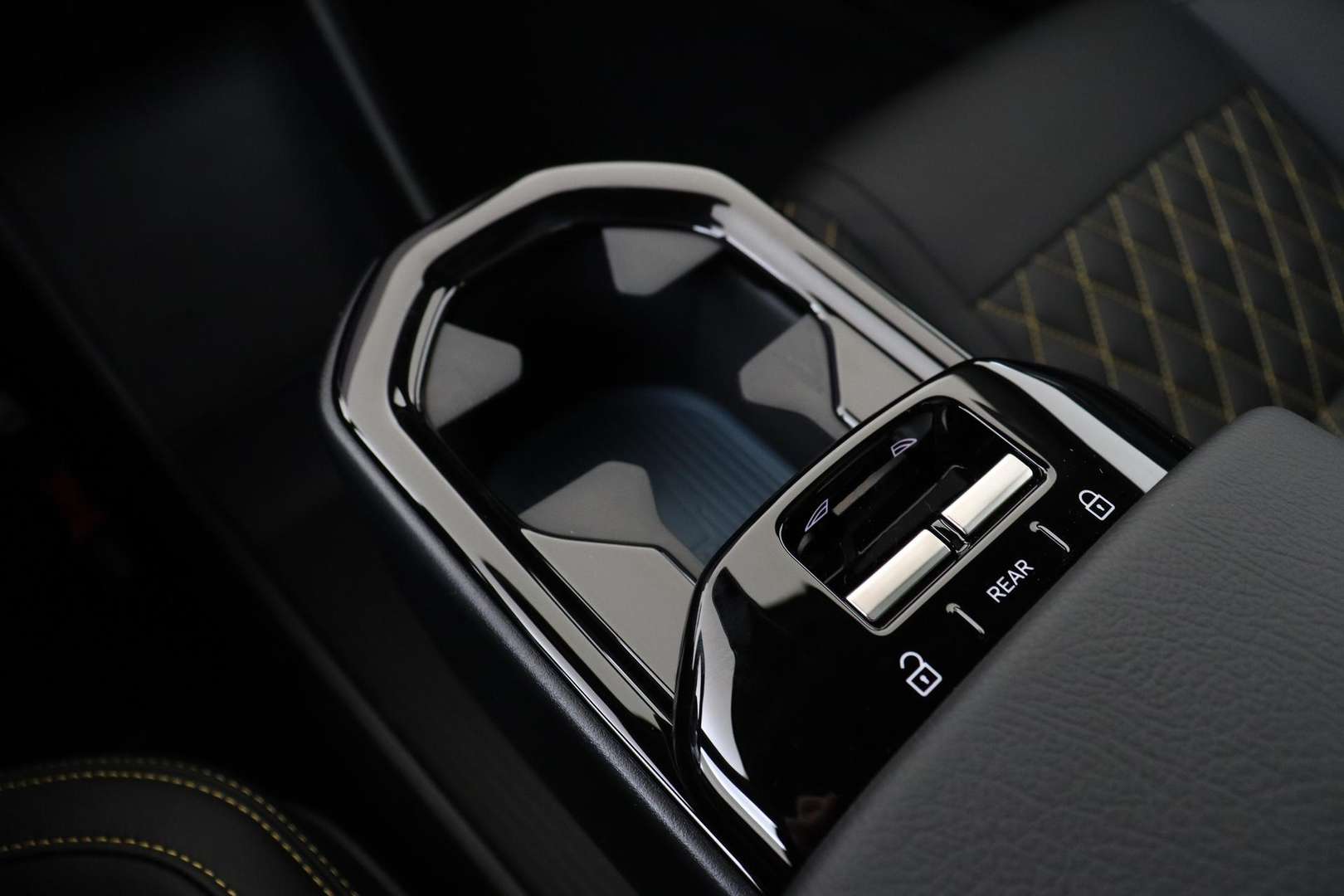 Volvo EX30 TWIN MOTOR PERFORMANCE - 2025 - Joinsteer - #21