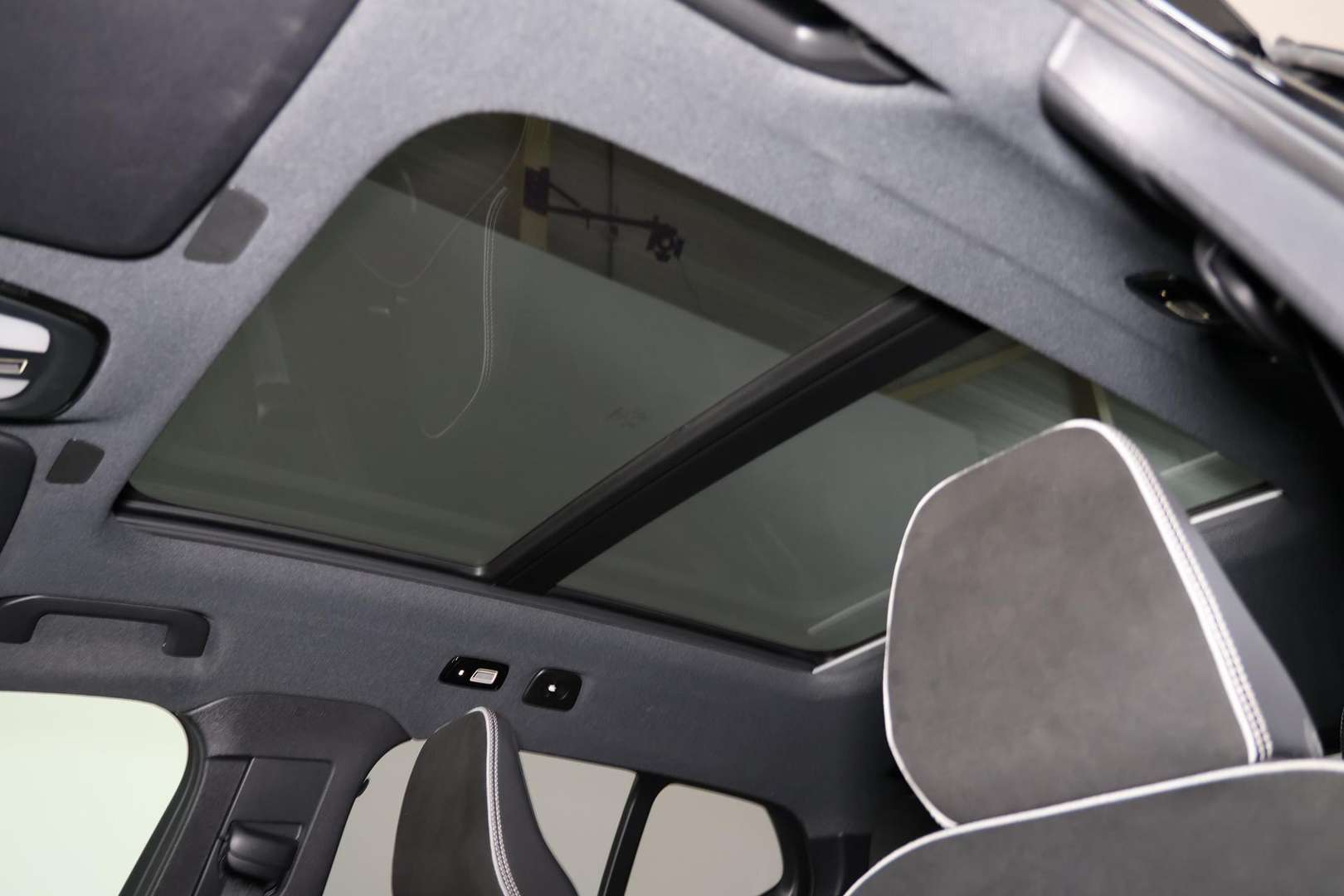 Volvo XC40 B4 Black Edition Ultra - 2025 - Joinsteer - #5