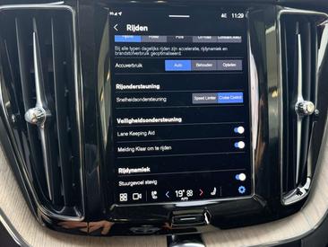 Volvo XC60 T6 Recharge Inscription — photo 45