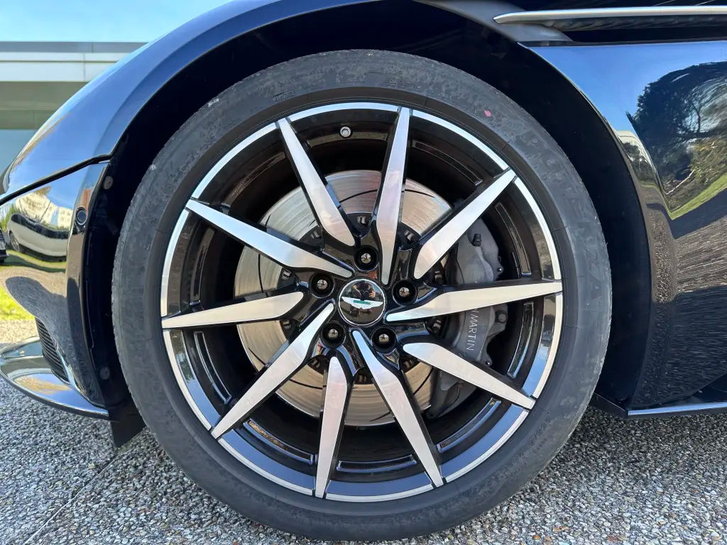 Aston Martin DB11 V12 Coupe 5.2 - 2017 - Joinsteer - #4