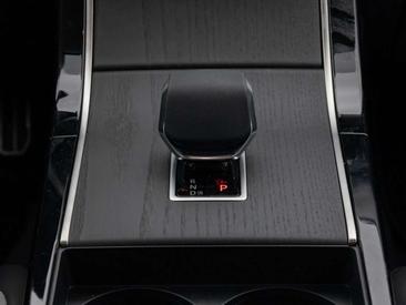 Land Rover Range Rover Velar D300 Dynamic HSE — photo 11