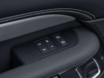 Land Rover Discovery D350 Dynamic SE — photo 21