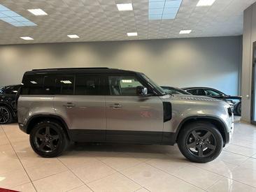 Land Rover Defender 110 SE Awd 3.0d I6 Mhev 200cv Auto — photo 4