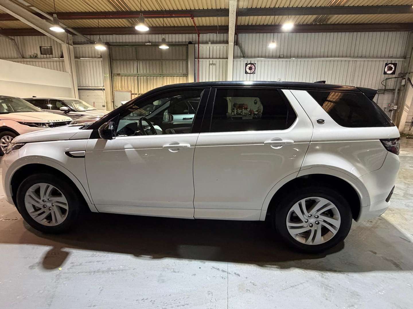 Land Rover Discovery Sport 2.0D TD4 MHEV R-Dynamic S AWD Auto 163 - 2022 - Joinsteer - #2