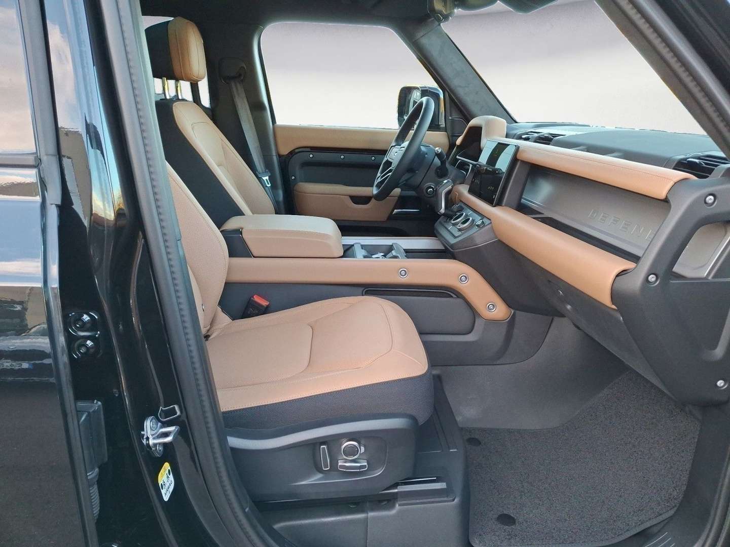 Land Rover Defender 130 D300 X-Dynamic HSE Premium - 2025 - Joinsteer - #3