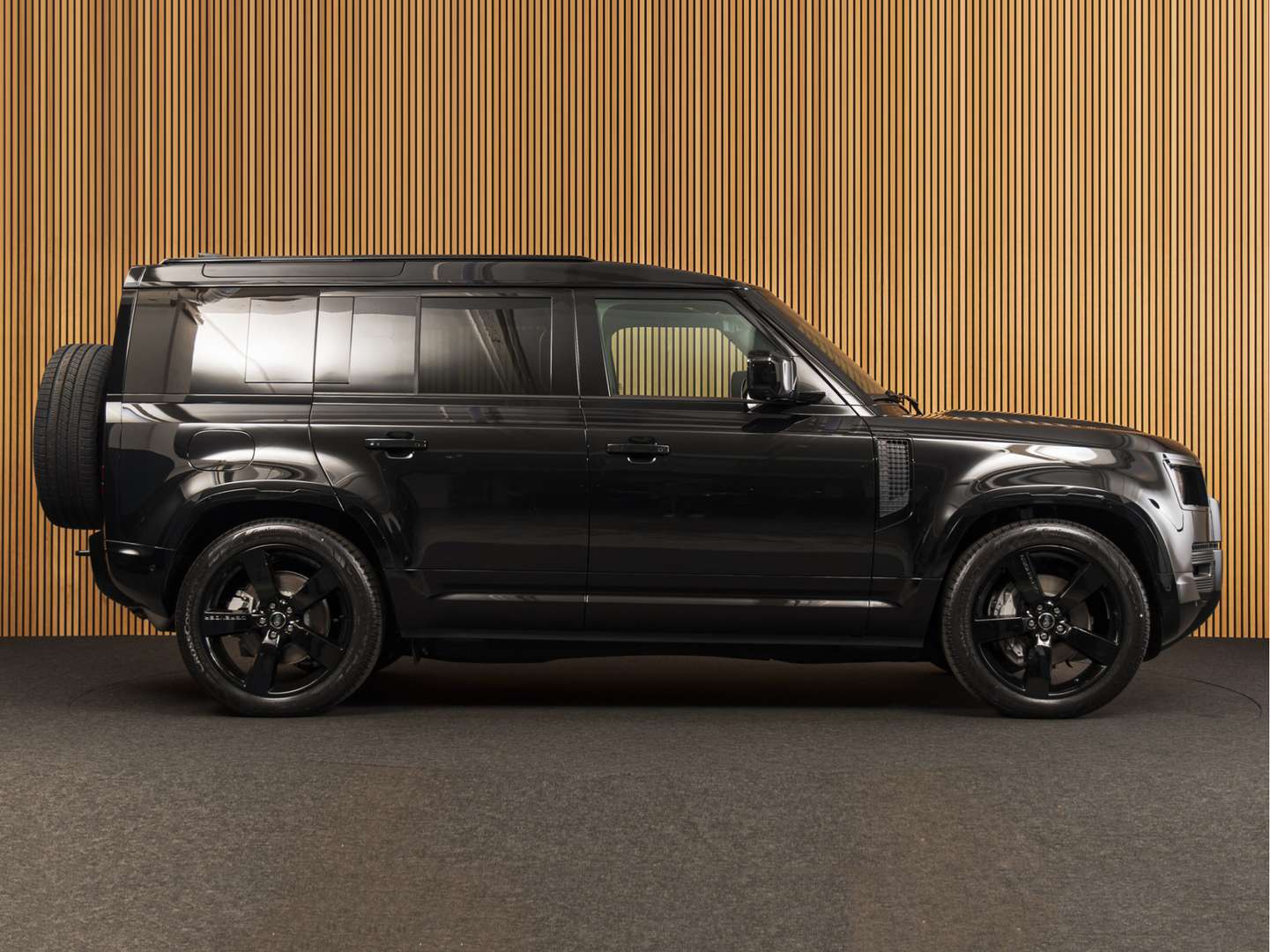 Land Rover Defender 110 2.0 P300e X-Dynamic HSE ROOD LEDER - 2025 - Joinsteer - #6