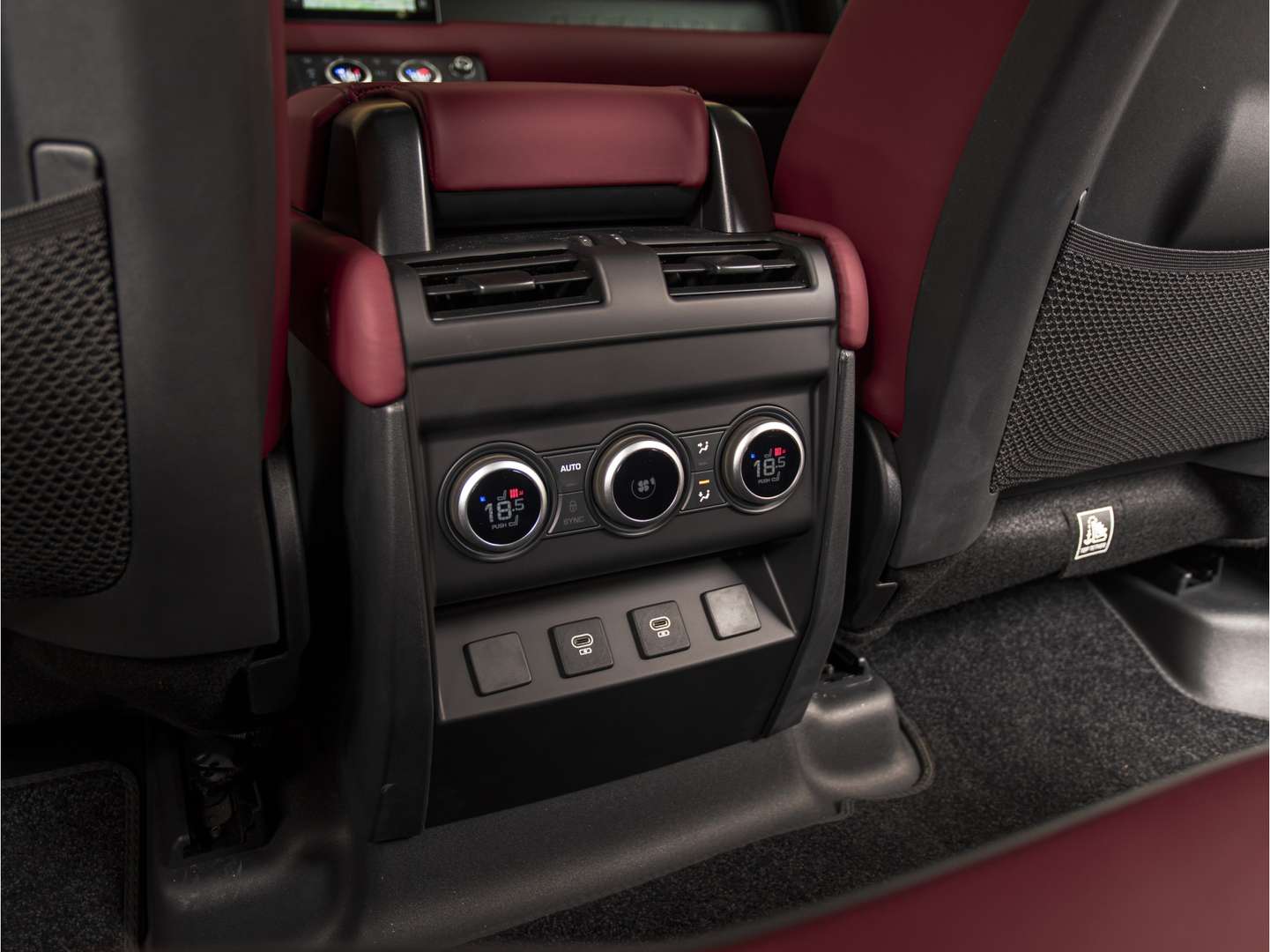 Land Rover Defender 110 2.0 P300e X-Dynamic HSE ROOD LEDER - 2025 - Joinsteer - #22