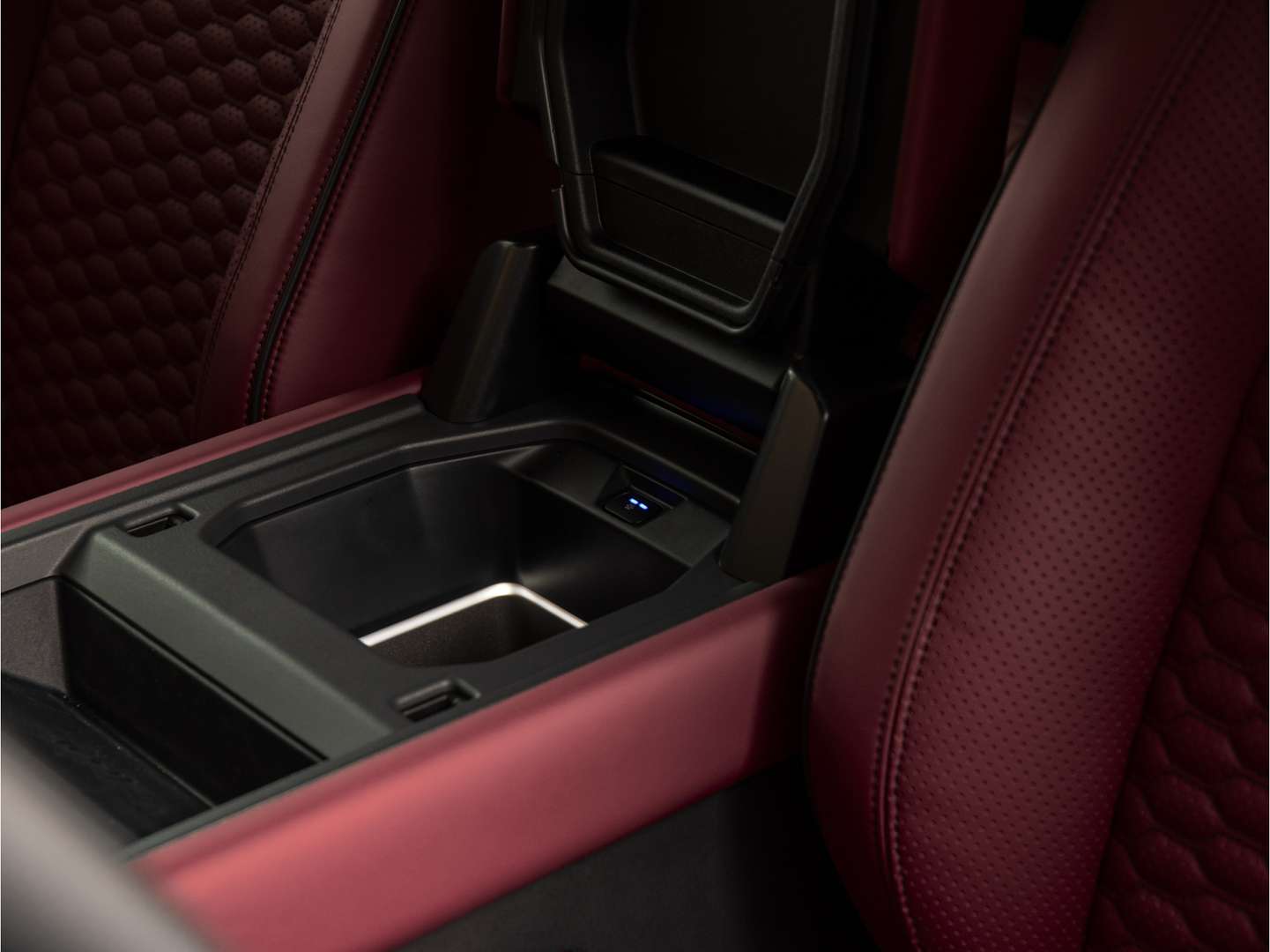 Land Rover Defender 110 2.0 P300e X-Dynamic HSE ROOD LEDER - 2025 - Joinsteer - #24