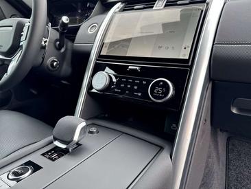 Land Rover Discovery D250 Dynamic SE — photo 16
