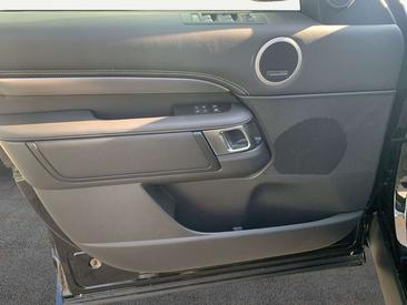 Land Rover Discovery 35th Anniversary Edition D350 — photo 13