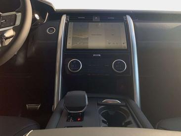 Land Rover Discovery 35th Anniversary Edition D350 — photo 14
