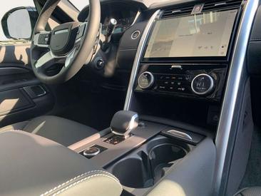 Land Rover Discovery 35th Anniversary Edition D350 — photo 15