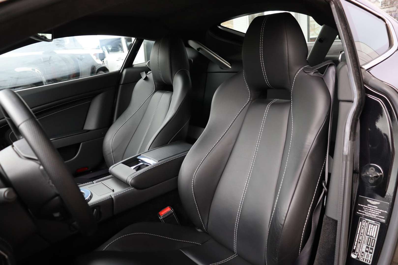 Aston Martin V8 Coupé 4.7 - 2010 - Joinsteer - #9