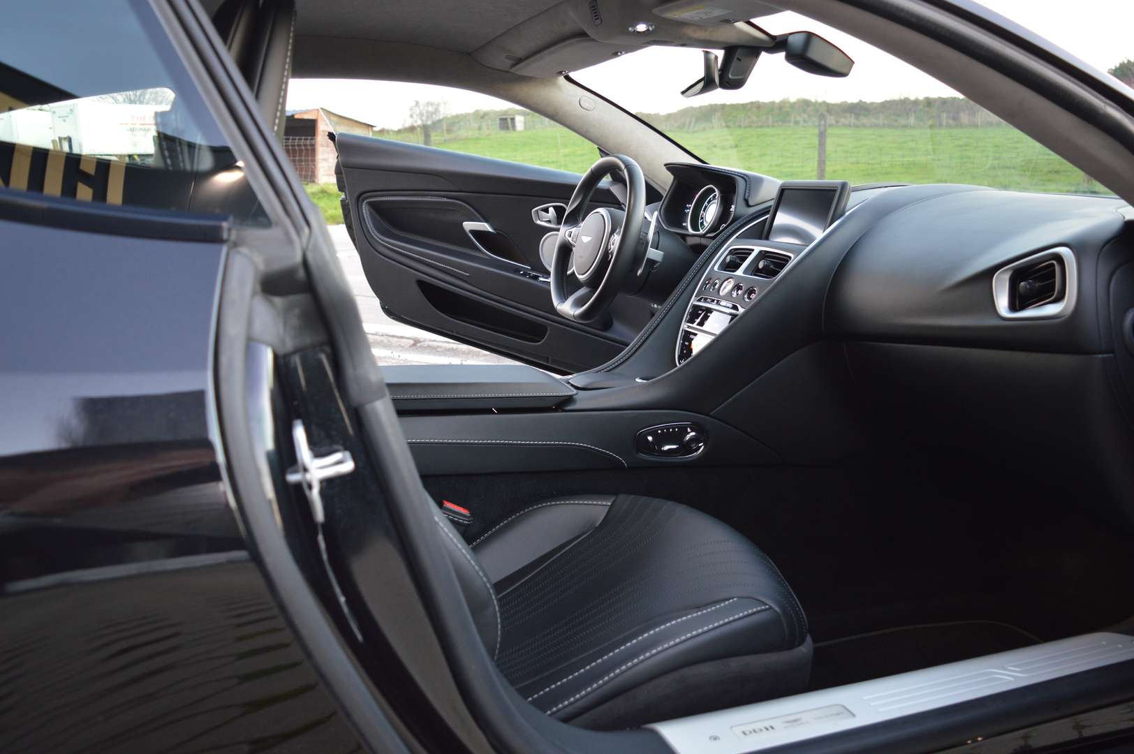 Aston Martin DB11 Coupé 4.0i V8 - 2018 - Joinsteer - #6