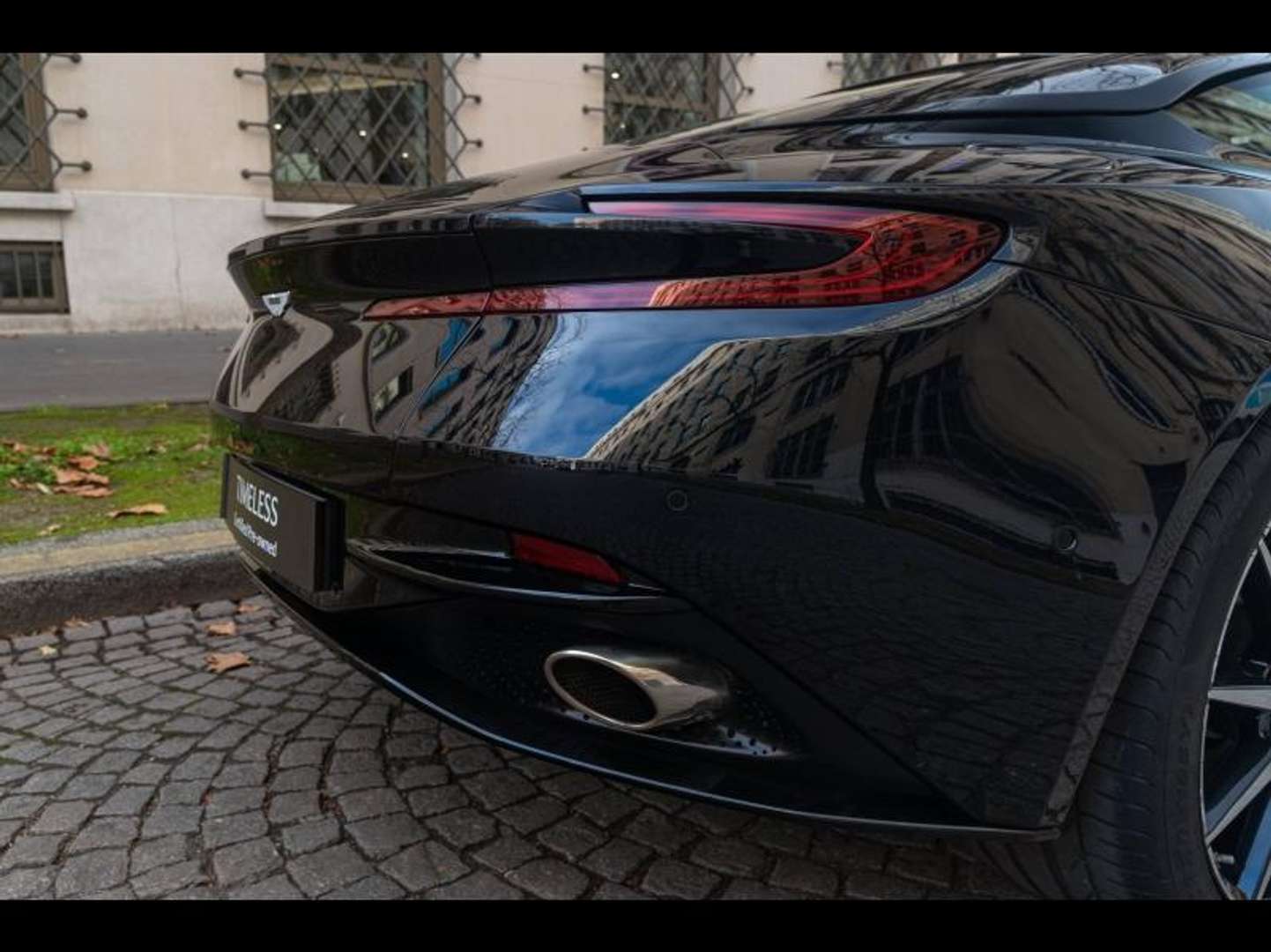 Aston Martin DB11 V12 5.2 608ch BVA8 - 2016 - Joinsteer - #7