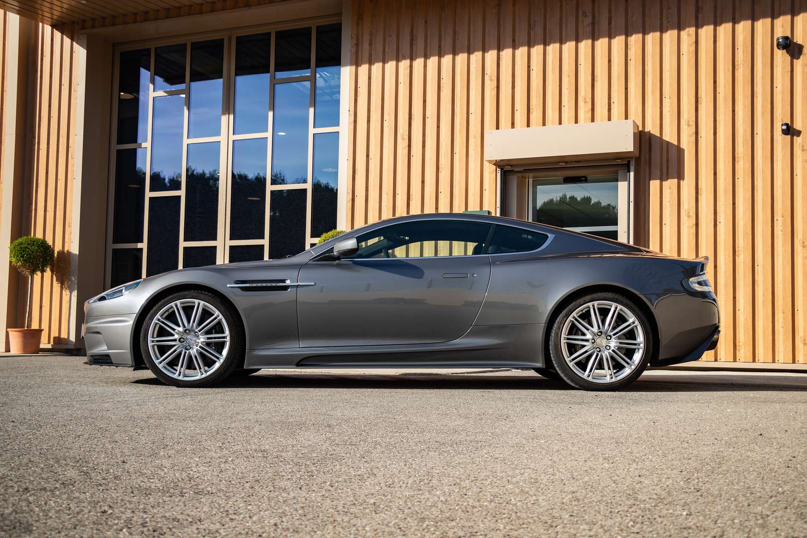 Aston Martin DBS Manual - 2008 - Joinsteer - #3