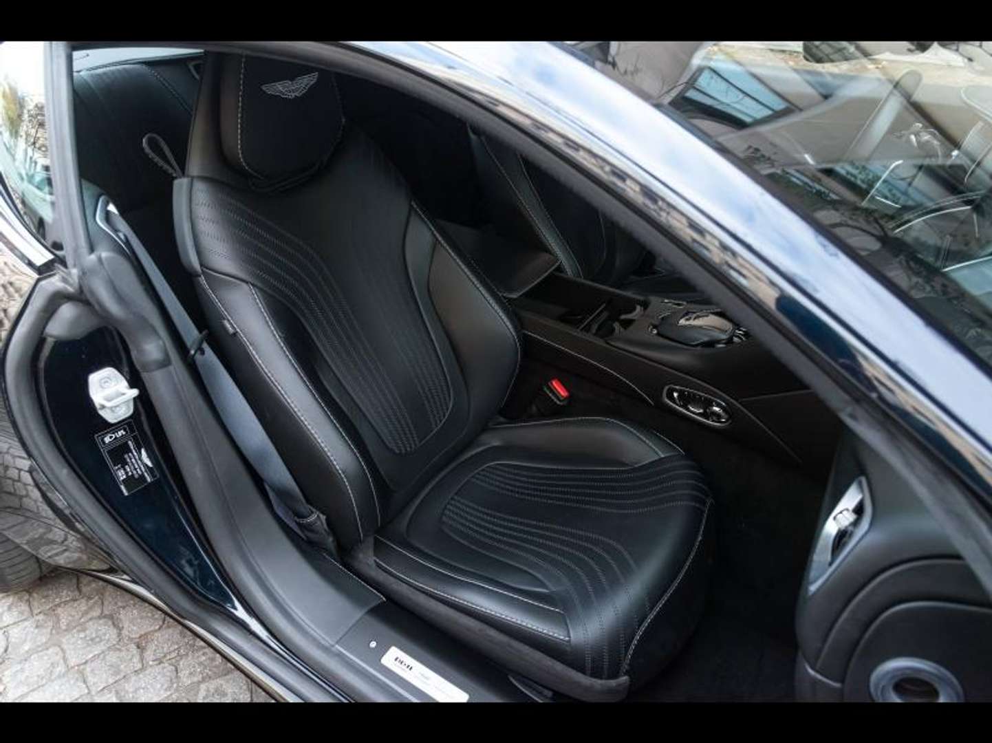 Aston Martin DB11 V12 5.2 608ch BVA8 - 2016 - Joinsteer - #10