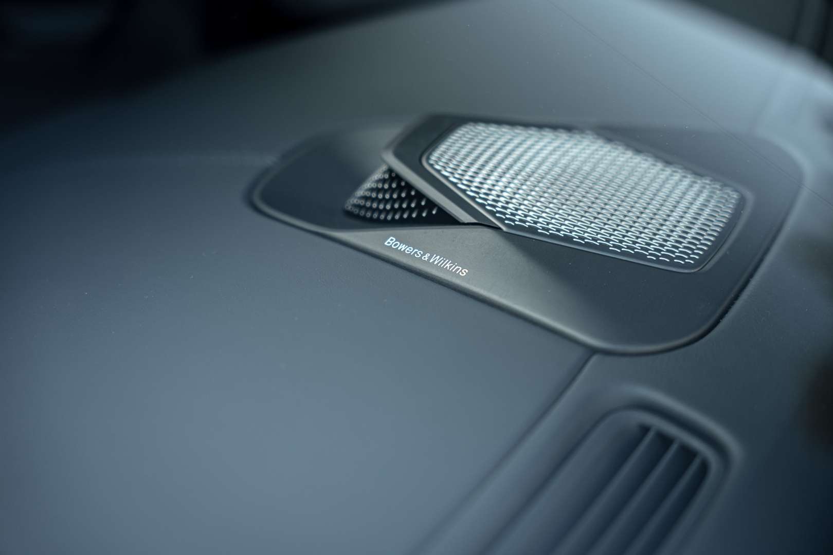 Aston Martin DB12 Coupé V8 Carbon - 2025 - Joinsteer - #7