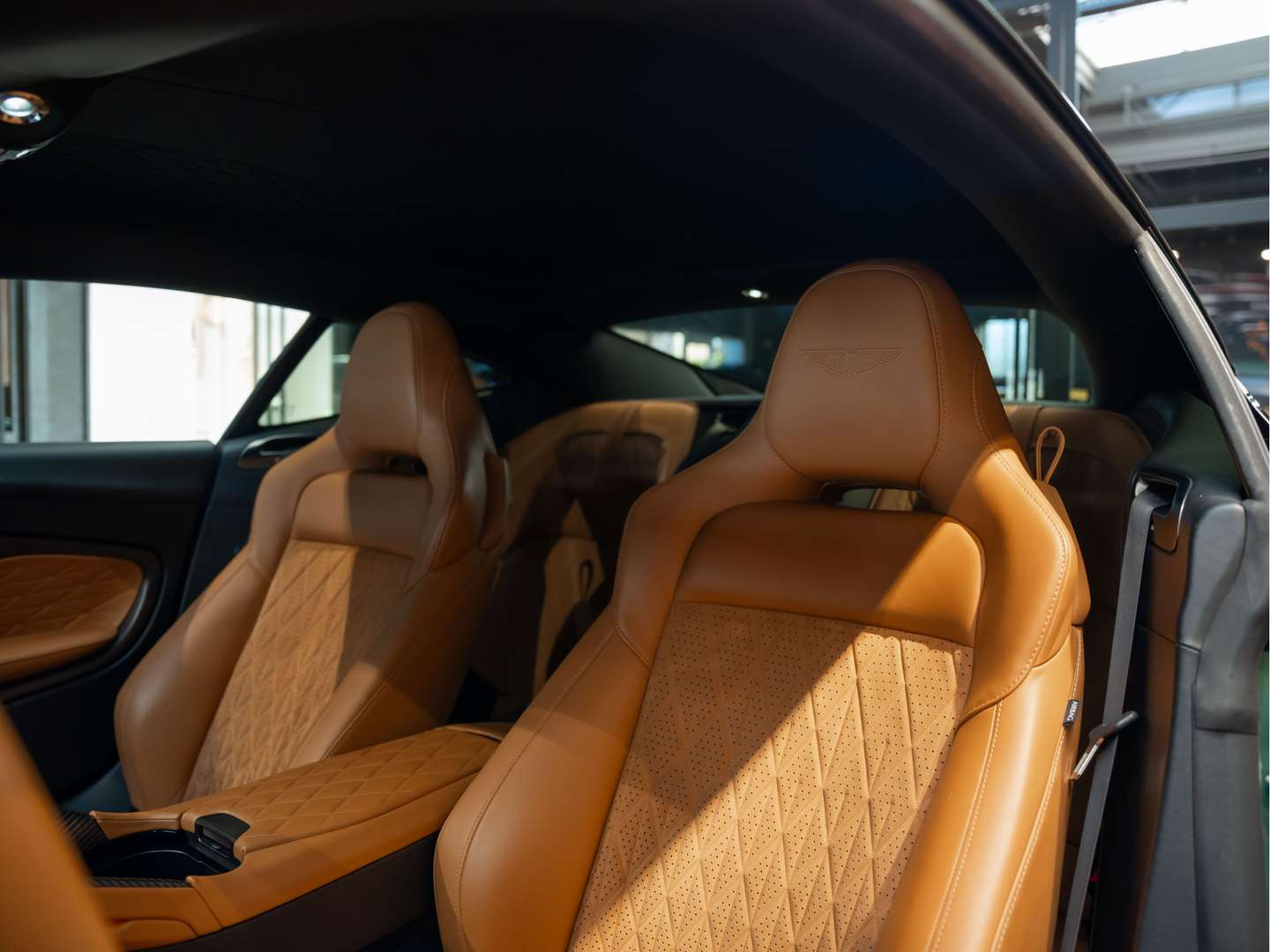 Aston Martin DB12 Coupé 4.0 V8 Bowers&Wilkins - 2023 - Joinsteer - #8