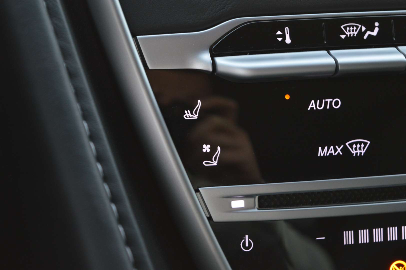 Aston Martin DB11 Coupé 4.0i V8 Biturbo - 2018 - Joinsteer - #16