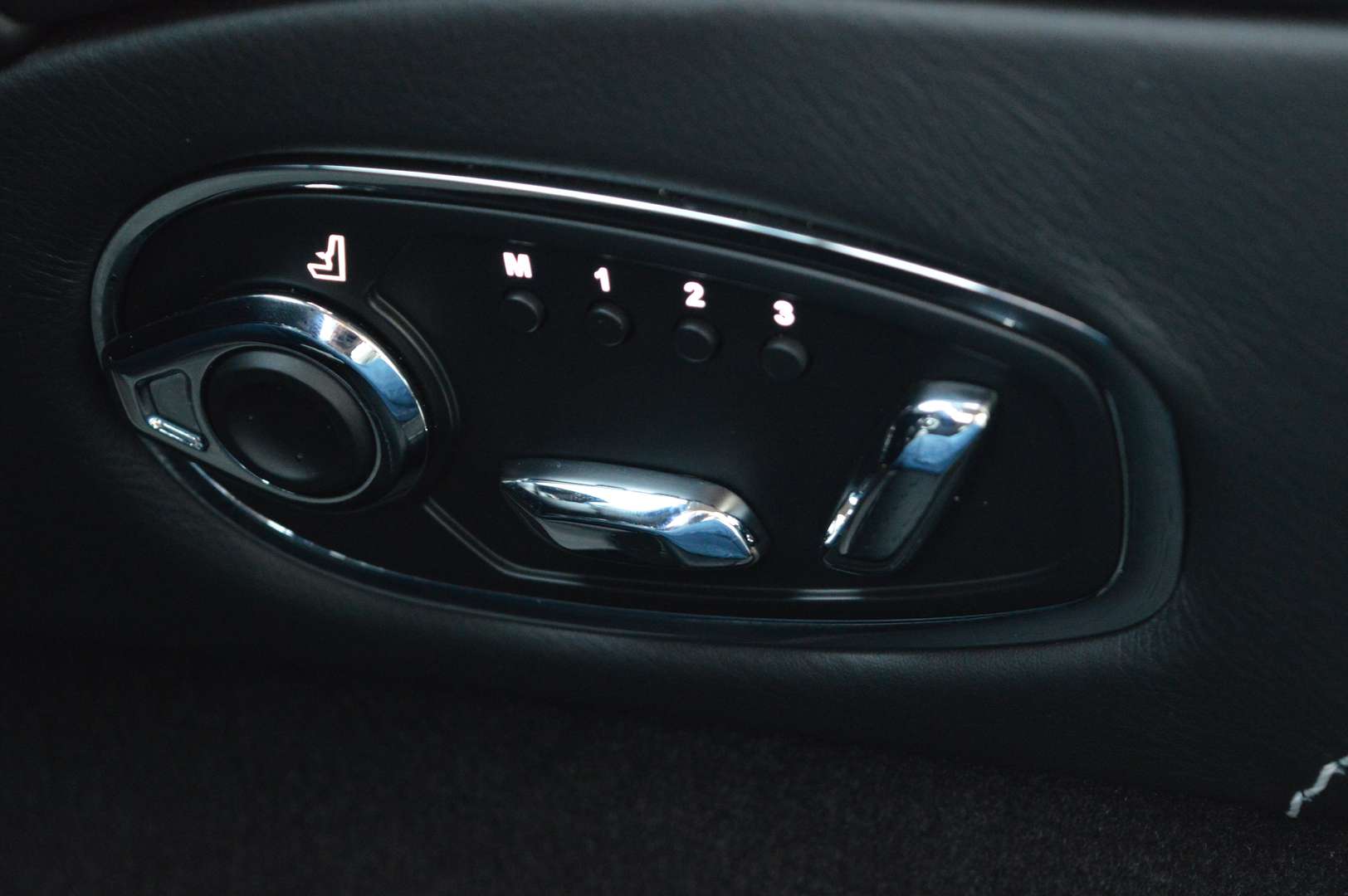 Aston Martin DB11 Coupé 4.0i V8 Biturbo - 2018 - Joinsteer - #17