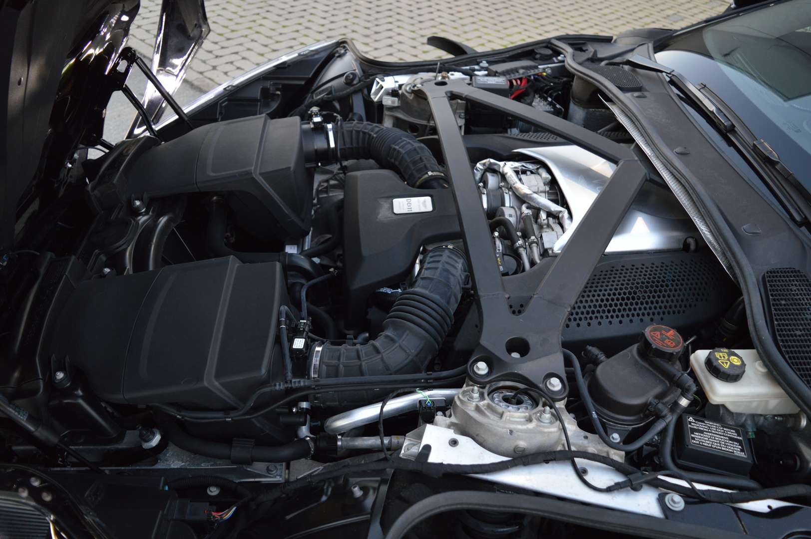 Aston Martin DB11 Coupé 4.0i V8 Biturbo - 2018 - Joinsteer - #18