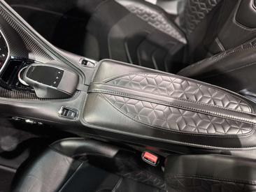 Aston Martin DBS Volante Superleggera — photo 18