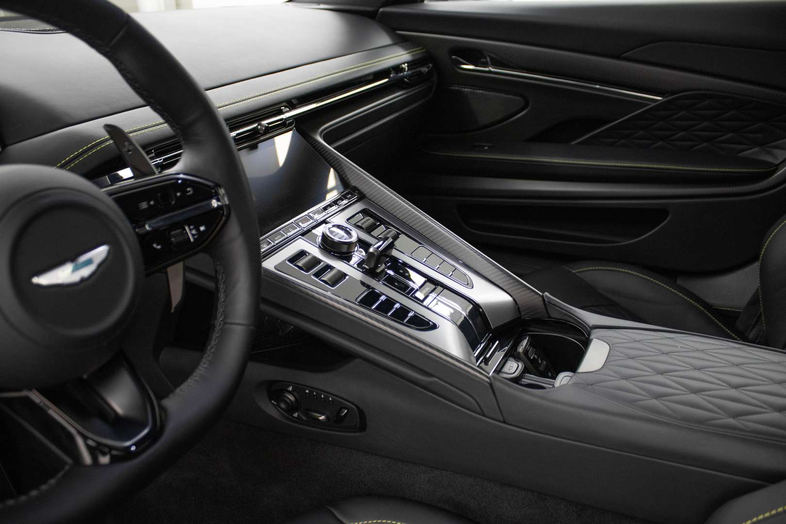 Aston Martin DB12 Coupé V8 - 2024 - Joinsteer - #33