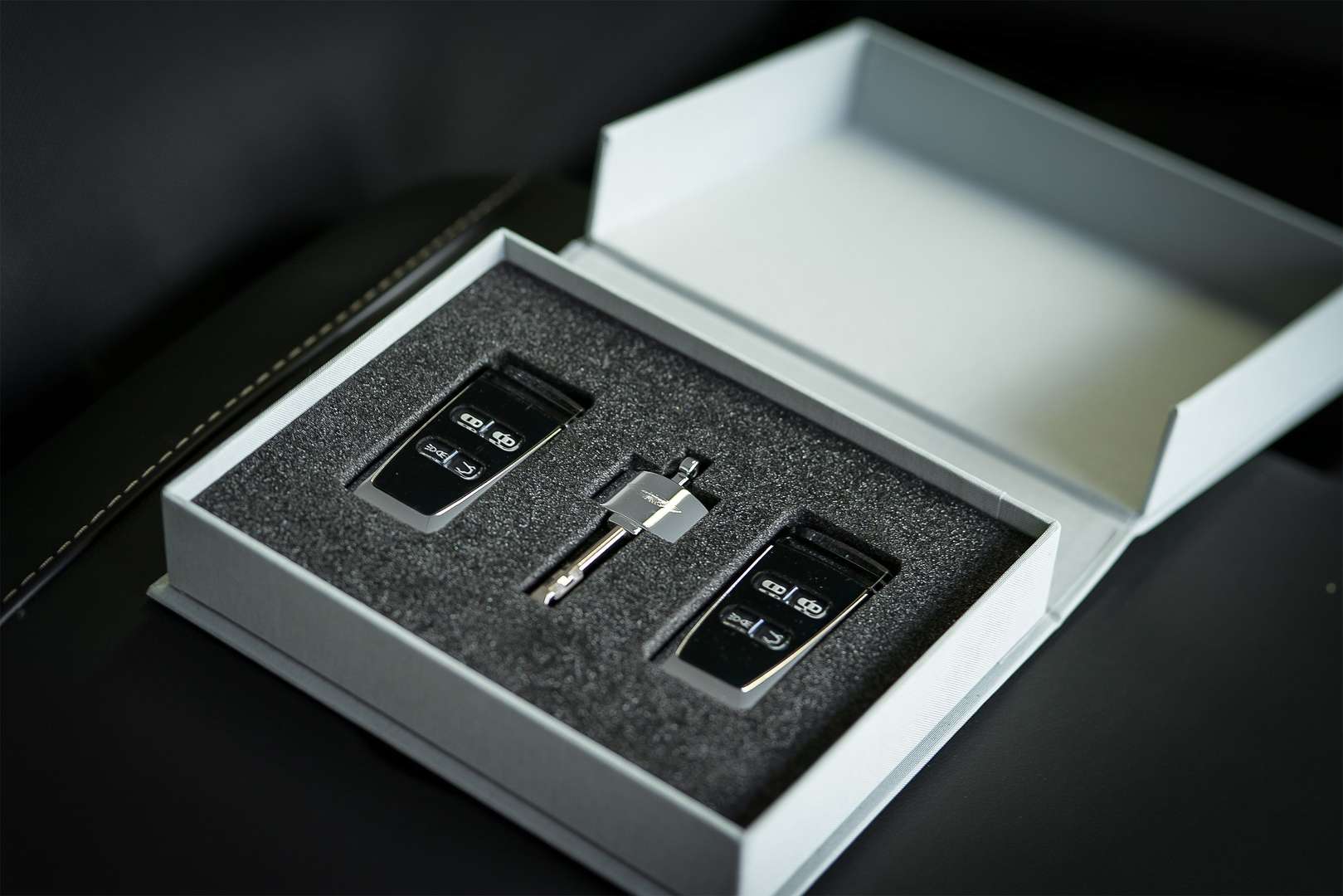 Aston Martin Vantage V12 - 2018 - Joinsteer - #37