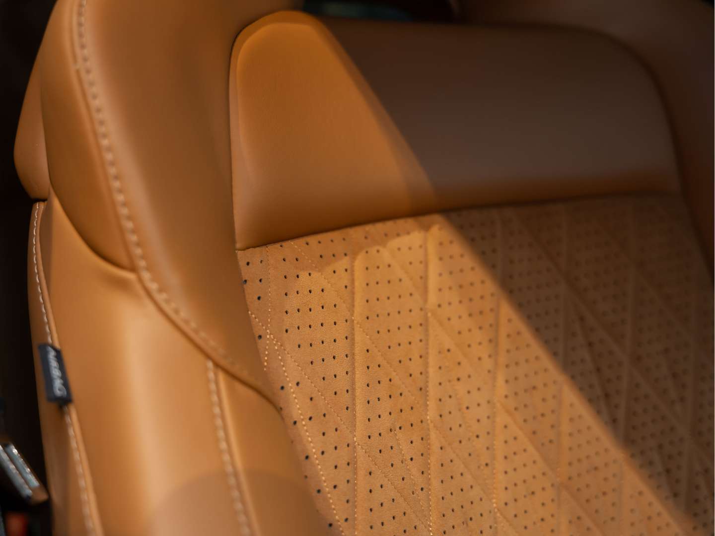 Aston Martin DB12 Coupé 4.0 V8 Bowers&Wilkins - 2023 - Joinsteer - #35