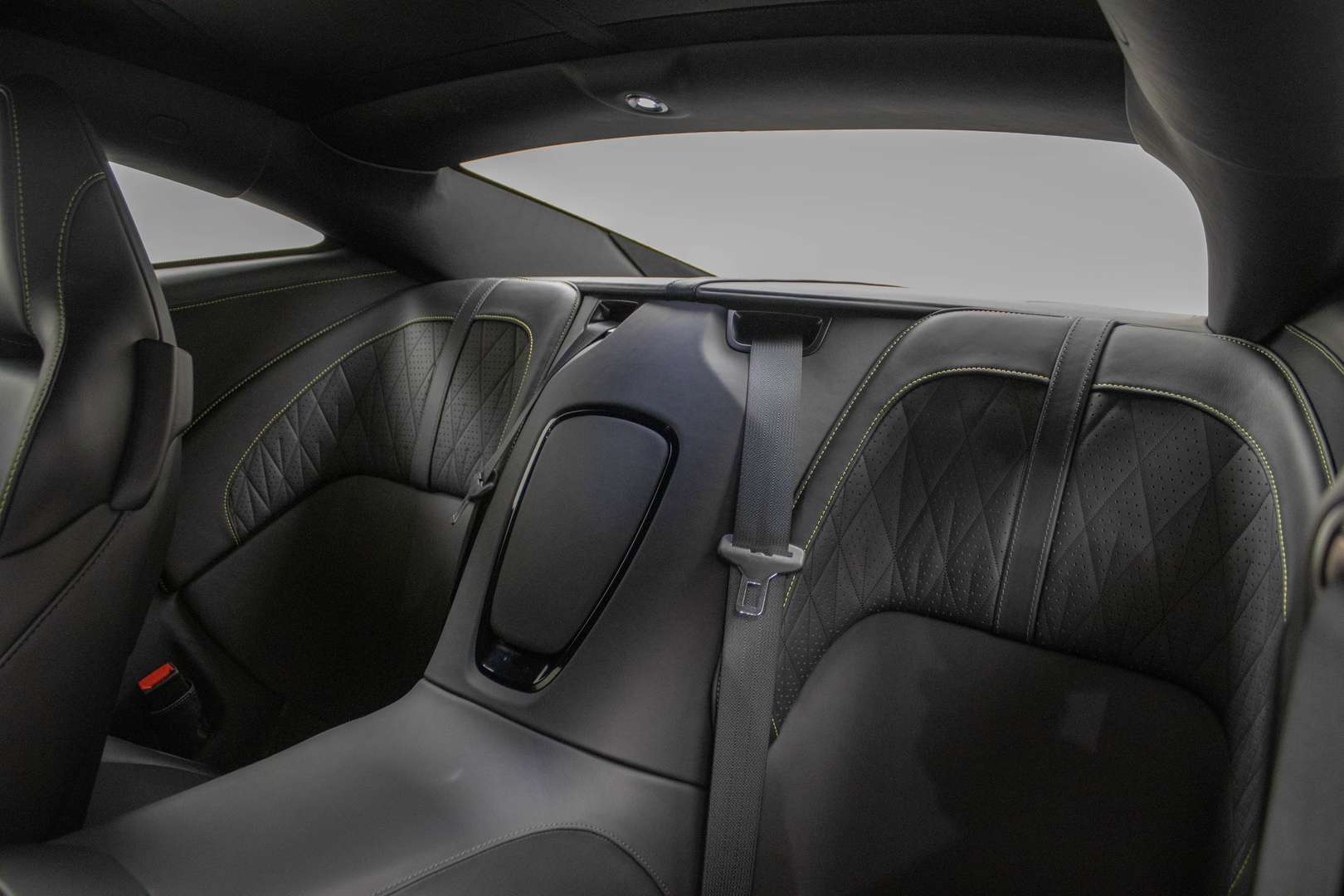 Aston Martin DB12 Coupé V8 - 2024 - Joinsteer - #35