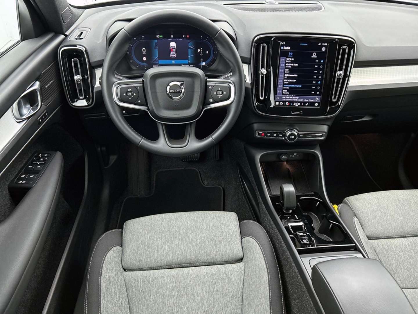 Volvo XC40 B4 Dark - 2025 - Joinsteer - #18