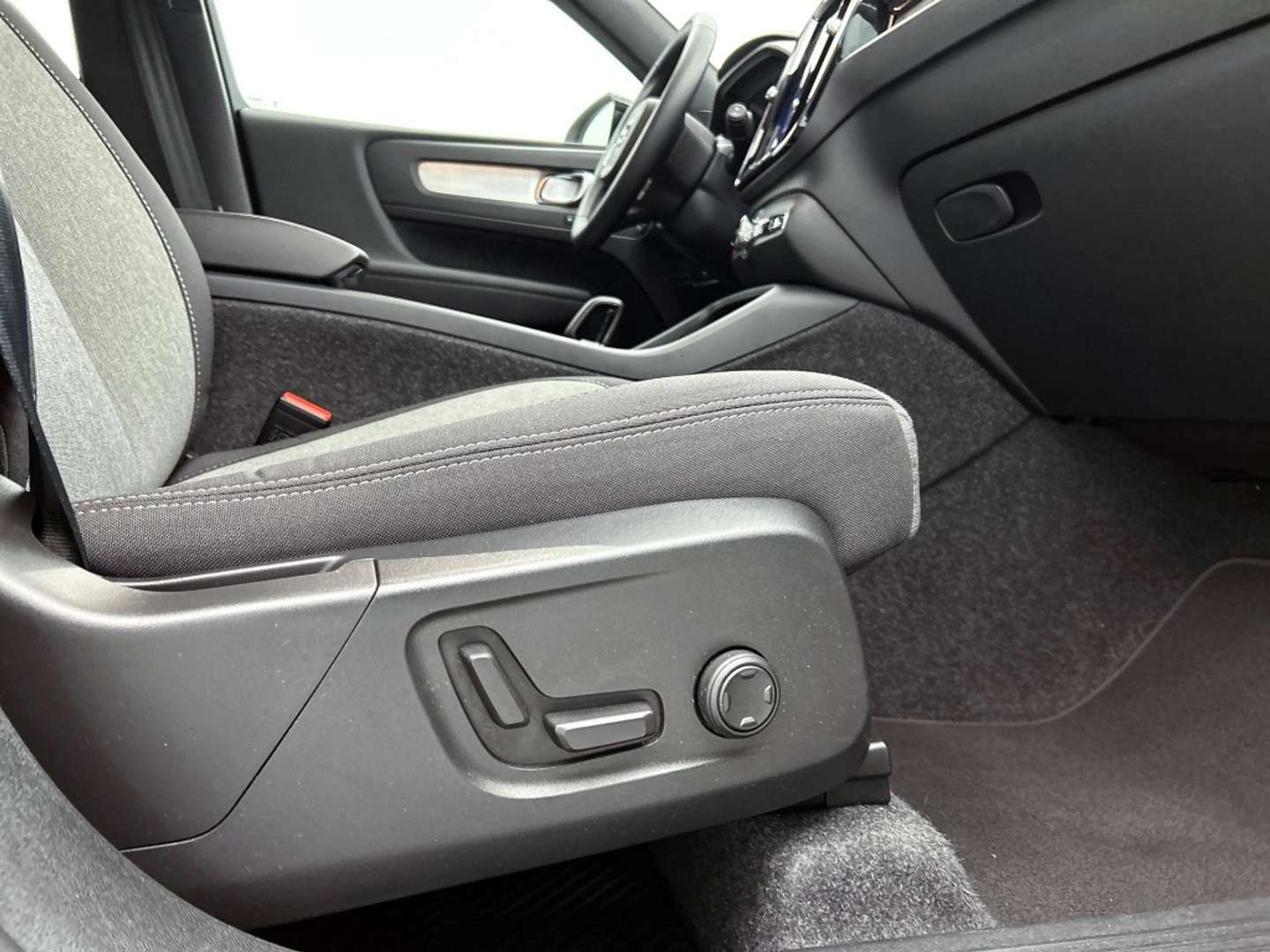 Volvo XC40 B4 Dark - 2025 - Joinsteer - #26