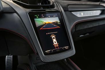 Lamborghini Revuelto — photo 13
