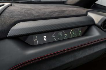 Lamborghini Revuelto — photo 18