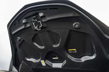 Lamborghini Revuelto — photo 33