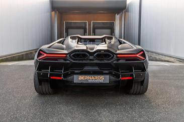 Lamborghini Revuelto — photo 39